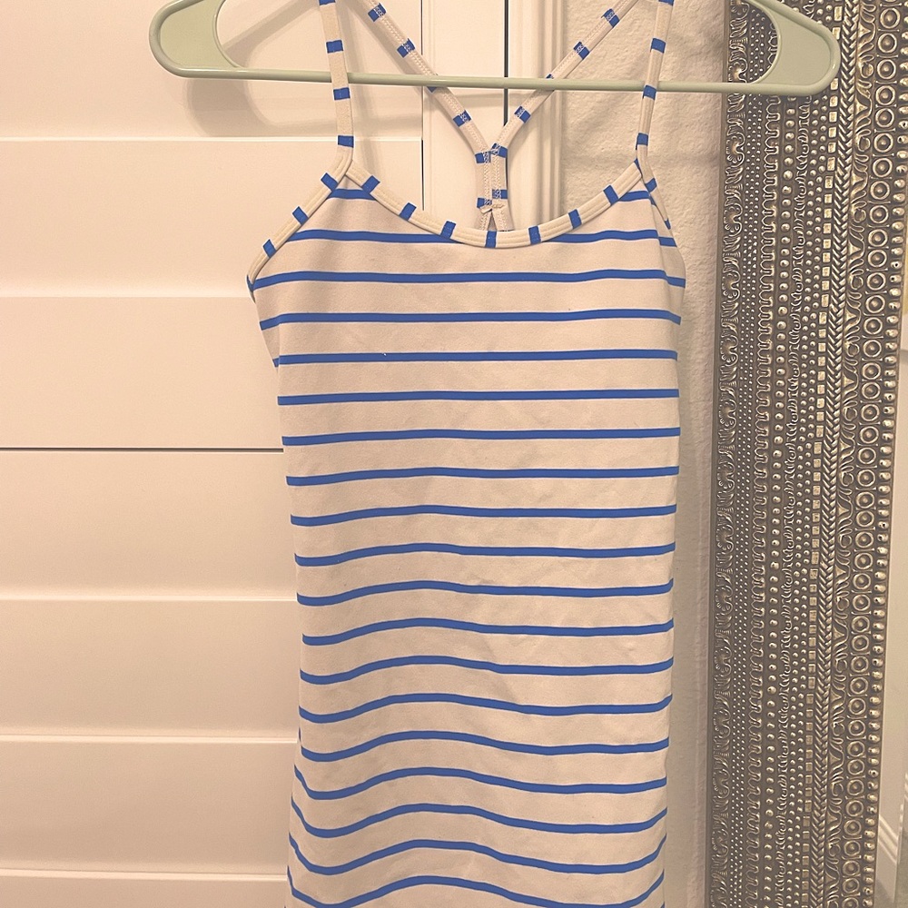 Lululemon power y tank size four